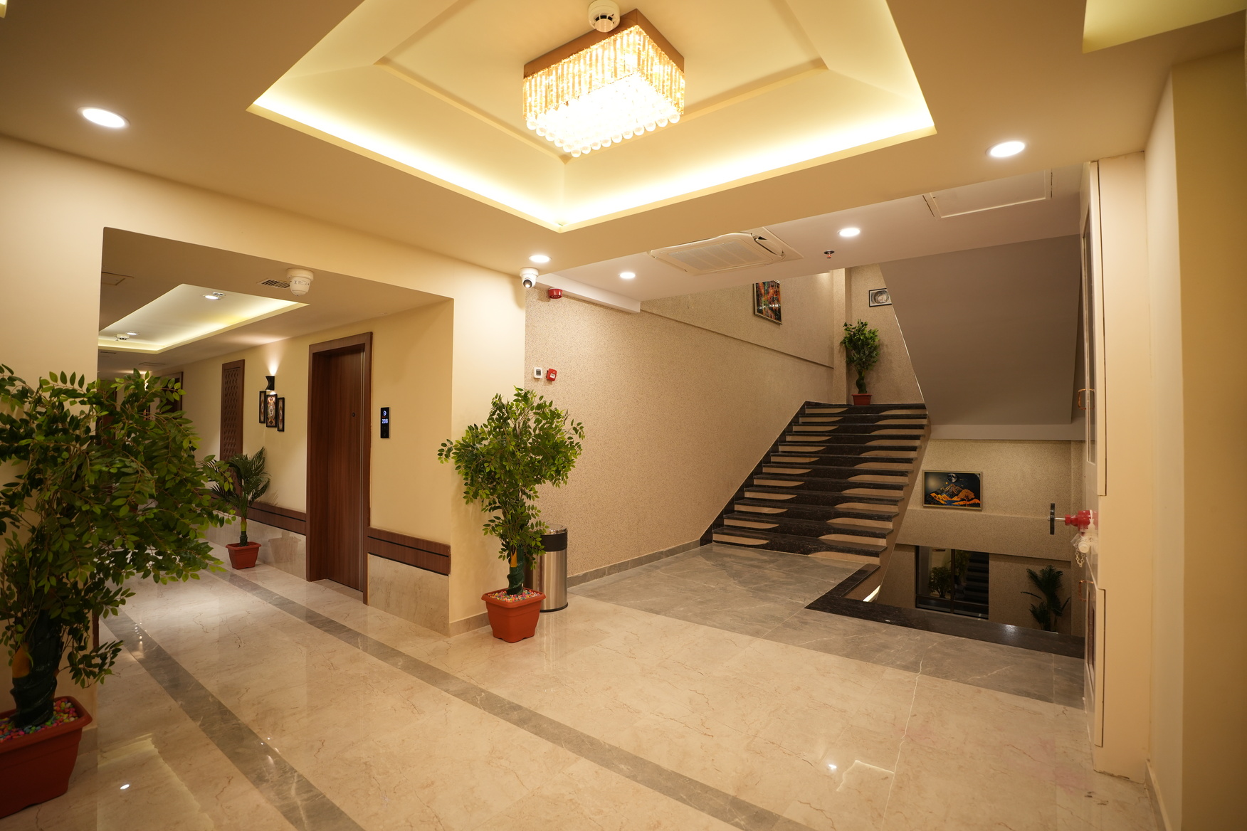 family group hotel booking in mauranipur