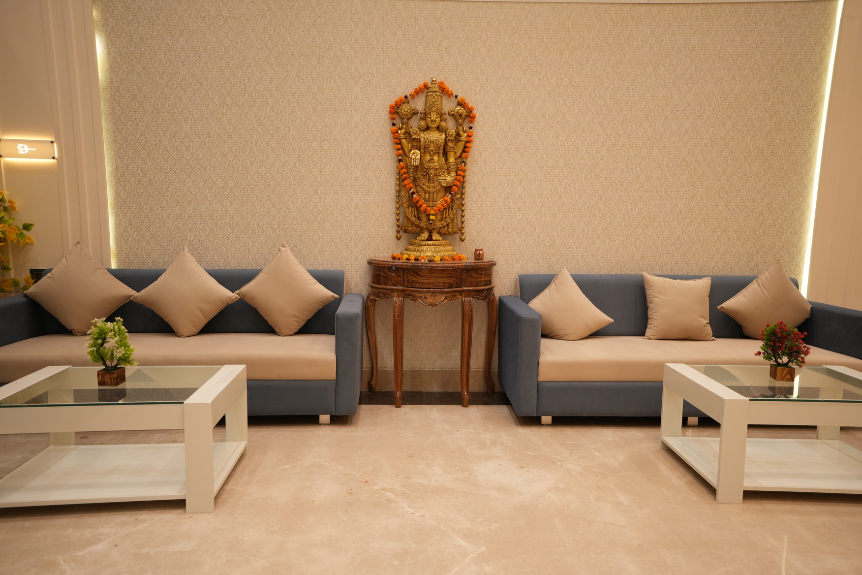 Pure Veg. Food Hotel in mauranipur