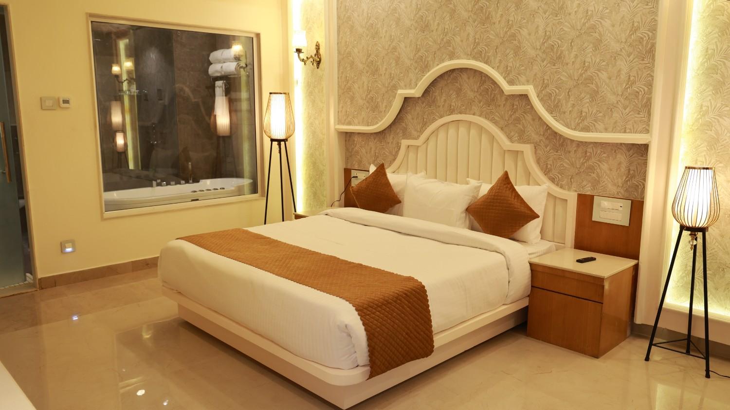 best deluxe hotel room in Mauranipur