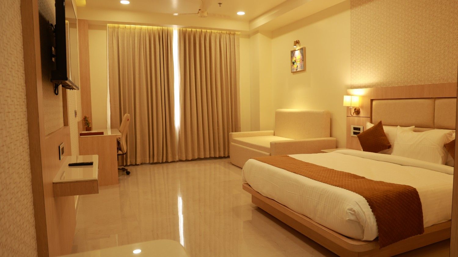 best deluxe hotel room in Mauranipur